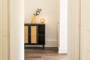 Elegant Chelsea stay with Private patio near Hyde Park