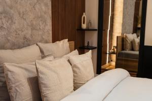 Spacious & Stylish 3 adjacent Bedrooms Stay in Central Ghent