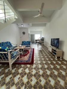Qaseh homestay