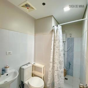 Condo Studio unit in Central by Casa De Mira