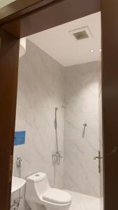 شقه بغرفه بصاله وغرفه نوم مريحه