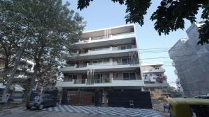 CORPORATE STAYS-Sector 43