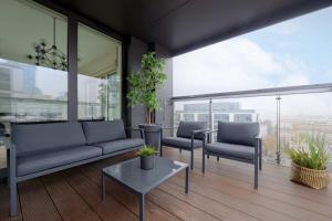 Mennica Residence Elegant Apartment with Parking and Air Conditioning by Renters Prestige