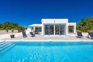 Villa Karolina by Villa Plus