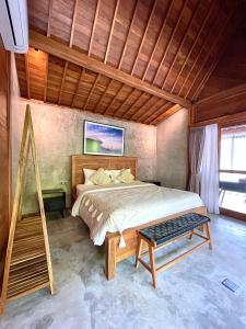 1-Bedroom Wooden Villa in Seseh