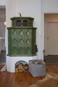 Chalet Austria, famous ski areas around us, 15 min to salzburg city, direct mountain view, up to 10 people