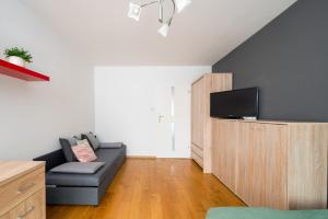 Ursus Niedźwiadek 3-Bedroom Apartment by BookingHost