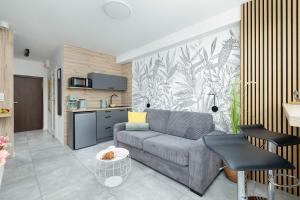 Bright Sea View Studio on Promenada Gwiazd by Noclegi Renters
