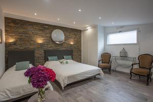 Gîte de qualité pour 11 personnes - Salle de jeux en option