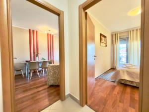 Beachfront Apartments Oaza 2