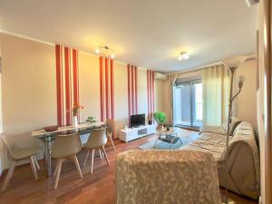 Beachfront Apartments Oaza 2