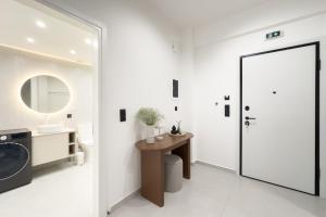 AtheNeon Deluxe Suite