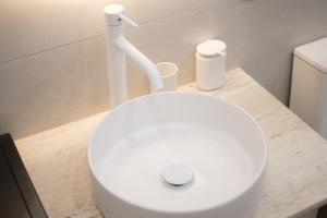 AtheNeon Deluxe Suite