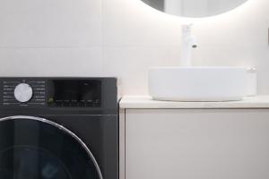 AtheNeon Deluxe Suite