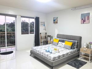 DULCE VITTA Tropical Escape with Balcony & Pool, near AIRPORT Puerto Prinsesa,Palawan