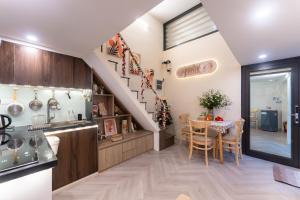 Central Old Quarter Studio Apartment