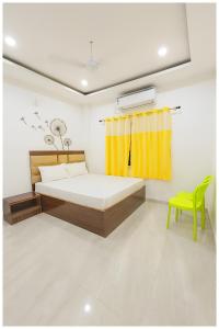 Hotel The Shekhar Premium Palace Near Varanasi Junction Railway Station 1500m # Kashi Vishwanath Temple # Free Wifi and Room Service - Fully Air conditioning Premium Room # Best Family Hotel In Varanasi