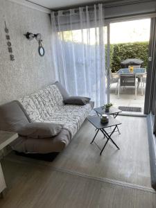 St Cyprien bel appartement rez de jardin en residence