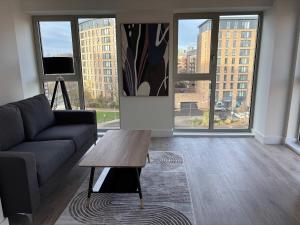 Central Birmingham Stay - Chic 2Bed2Bath Apartment