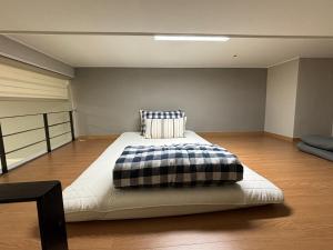 Modern Style Duplex Room