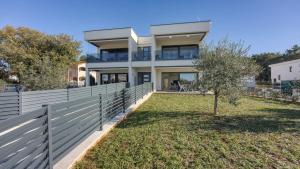 Apartment Adria 4 by Villas Guide