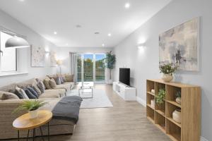 The Isleworth Garden Retreat 3BR 2BA with Gated Parking