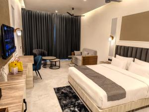 Amritara Chakra River Resort