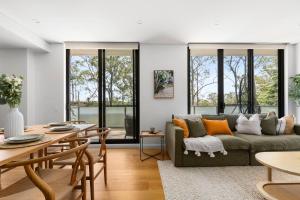 Upper North Shore Haven - A Tranquil Treetop Escape