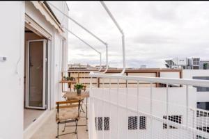 Athens City Center Gem-Acropolis View-Bright Spacious Flat