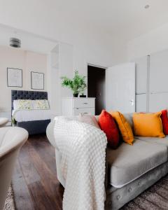 The Regency | Seafront Lux Apartments!