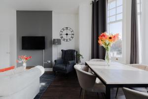 The Regency | Seafront Lux Apartments!