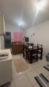 Casa 2 quartos próx a martin de Sá