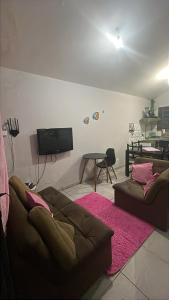 Casa 2 quartos próx a martin de Sá