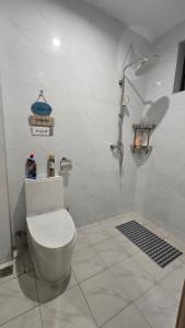 Shelana Luxe Home near UN & Village Market