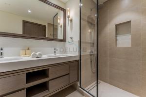 Direct Private Beach Access, Proximity To Key Dubai Attractions Like Dubai Marina, Palm Jumeirah, And JBR Walk - Palace Beach Residence Tower 2, Emmar Beachfront by Deluxe Holiday Homes