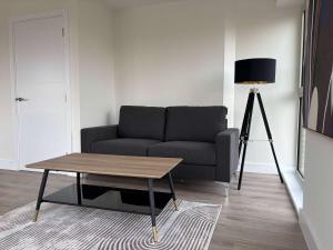 Chic Urban Living- New 2Bed2Bath Apartment in City