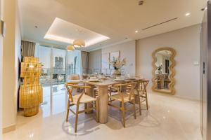 Prestigious Waterfront Community, Beachfront Living Near Dubai Marina and Top Dining Hotspots - Palace Beach Residence Tower 2, Emaar Beachfront by Deluxe Holiday Homes