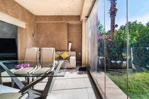 Élégant Rez de Jardin Accès Golf et Parking Privé