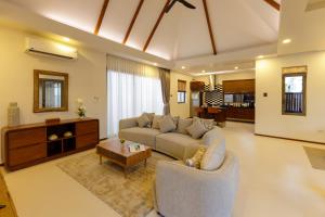 New Boutique Pool Villa Sequoia Close to Rawai and Naiharn Beach