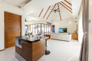 New Boutique Pool Villa Sequoia Close to Rawai and Naiharn Beach