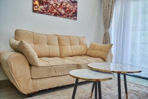 Elegant Pinecrest 1BR with Pool Sauna & City Views Kilimani