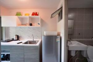 Valley Mountain ViewCity Proximity Golden Eight Apartment