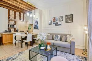 Place des Vosges - Marais - Prime Location