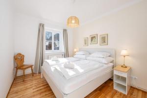 Alpine Zeitgeist Apartment - by myNests