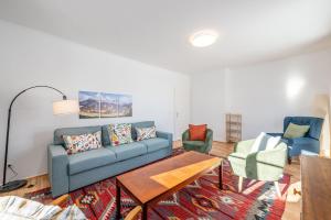 Alpine Zeitgeist Apartment - by myNests