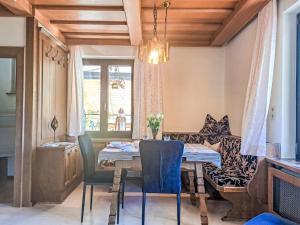 Apartment Appartement 2 by Interhome