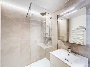 Apartment Elysée 11 by Interhome