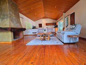 Teresita karen-giraffes area