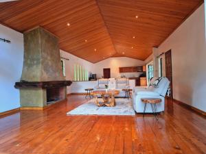 Teresita karen-giraffes area