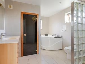 Holiday Home Thomine - 2-5km from the sea by Interhome